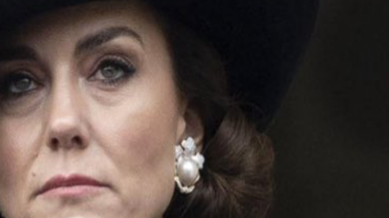 Kate Middleton et William échappent de justesse à un scandale royal : L’annulation in extremis d’un livre dévastateur !