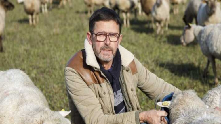 L’amour est dans le pré 2024 : Christophe en quête de l’amour vrai, rencontrez le candidat qui cherche l’homme de sa vie !