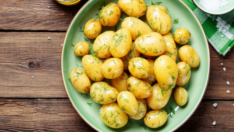 Révolution dans la Cuisine: Le Guide Ultime pour Conserver vos Pommes de Terre Fraîches Plus Longtemps !