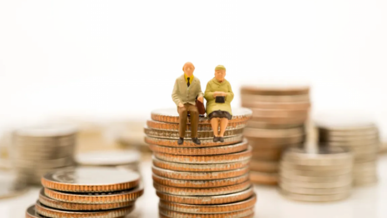 Réévaluation des Pensions de Retraite en Février : Entre Augmentation et Déception