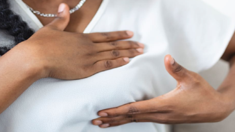 Quels sont les premiers signes et symptômes du cancer du sein ?