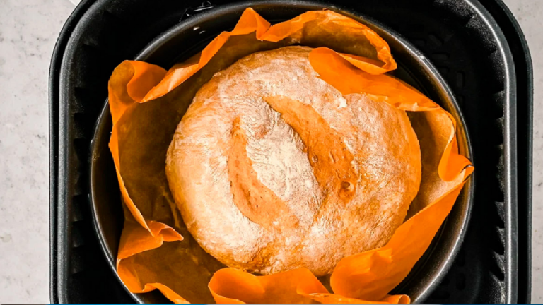 Pain congelé ? Cette technique à l’Airfryer va vous changer la vie au petit-déjeuner