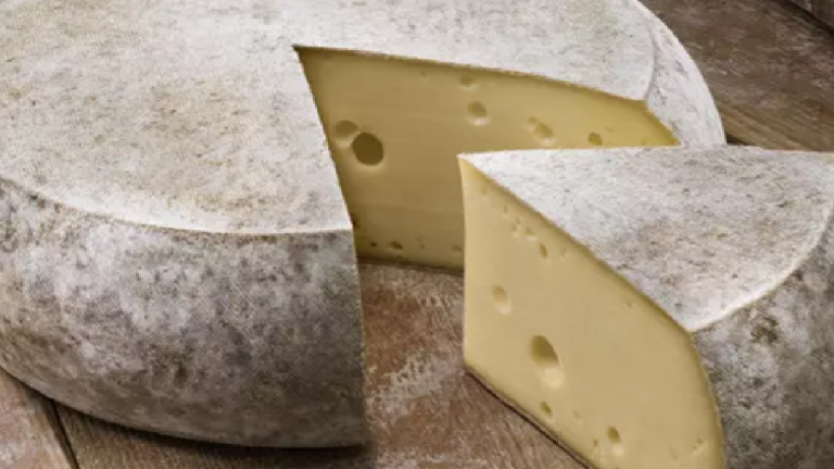 Alerte à la Listeria : Carrefour rappelle en urgence ce fromage vendu dans toute la France