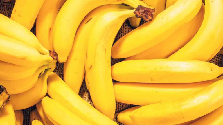 Ne les jetez plus ! Les filaments de banane ont des effets étonnants sur votre corps