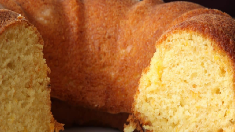 Le secret de Julie Andrieu pour transformer un simple gâteau au yaourt en pur délice