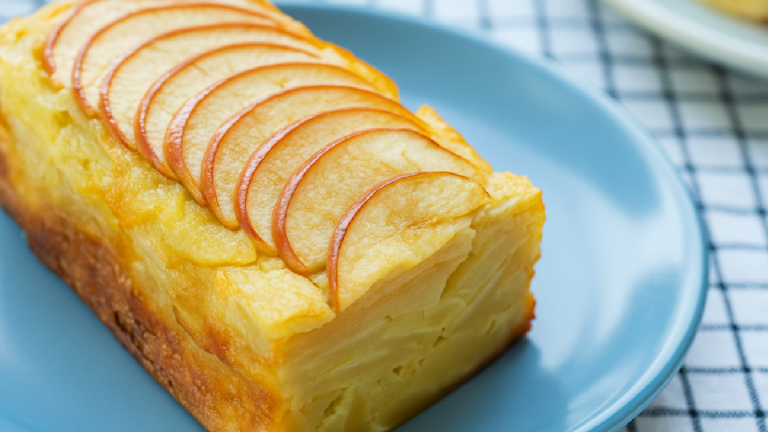 Ce gâteau invisible aux pommes ne contient que 50 kcal et aucun sucre, lait ou farine !