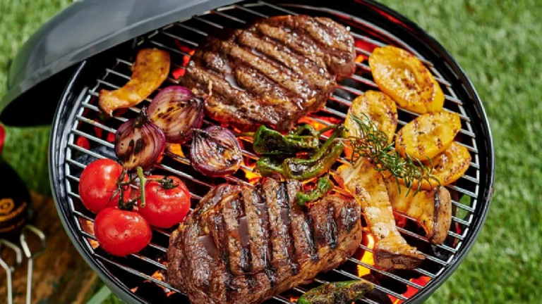 Ne faites plus cette faute au barbecue : elle favorise la prolifération de bactéries dangereuses