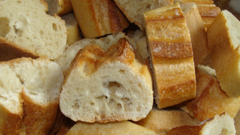 Pain rassis ? Ce chef a la solution gourmande et économique pour le recycler